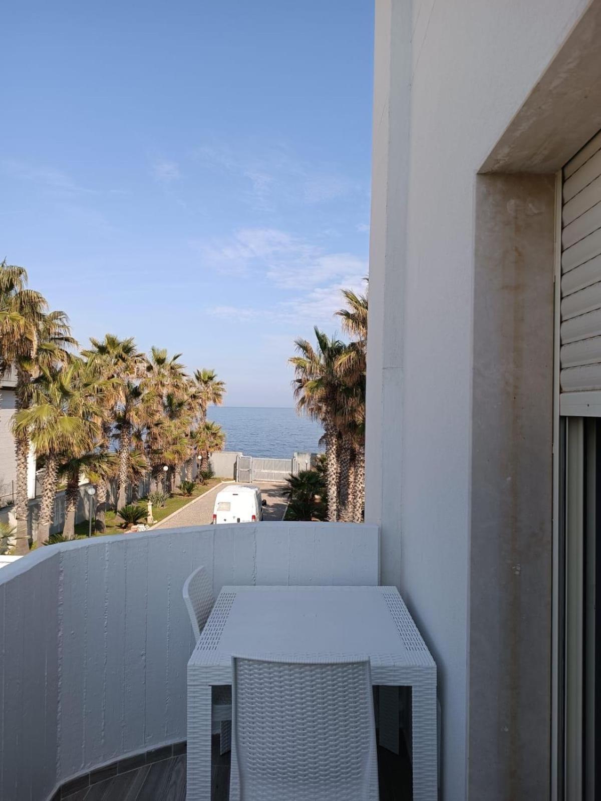 Casa Al Mare Luxury Bed and Breakfast Bari Exteriör bild